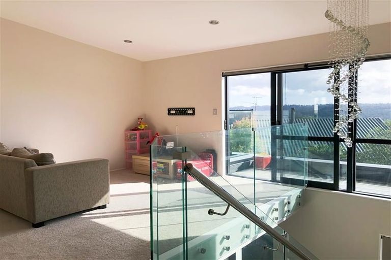 Photo of property in 1 Dhaka Lane, Ranui, Auckland, 0612