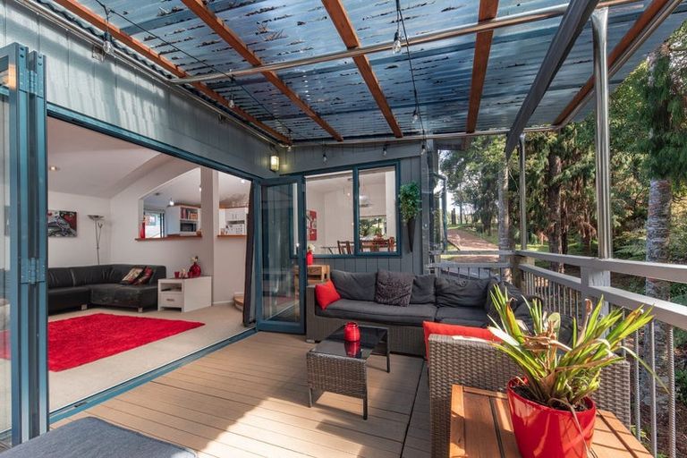 Photo of property in 220 Woodlands Park Road, Titirangi, Auckland, 0604