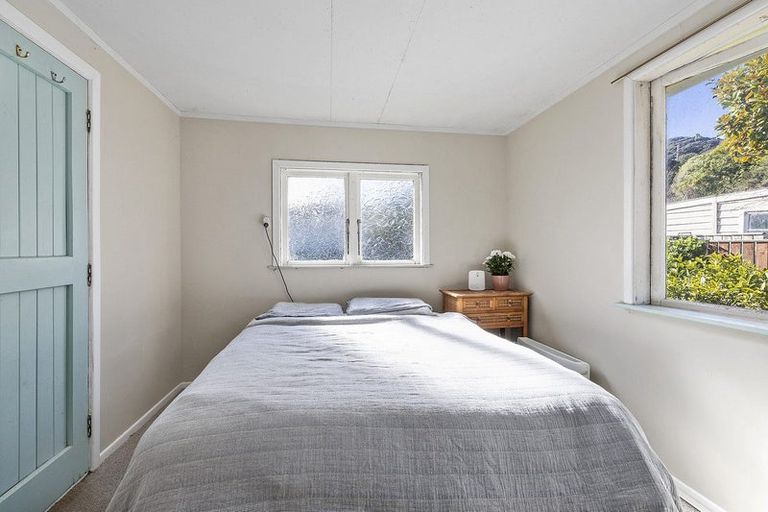 Photo of property in 58 Airlie Road, Plimmerton, Porirua, 5026