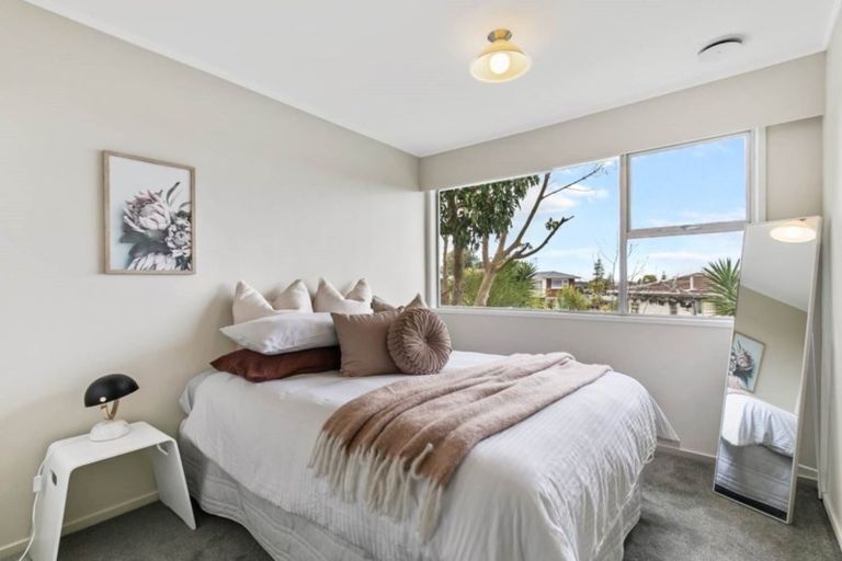 Photo of property in 34 Felgrove Street, Glendene, Auckland, 0602