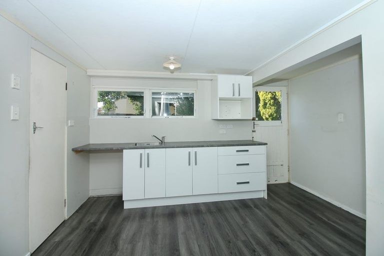 Photo of property in 14 Viscount Place, West End, Palmerston North, 4412