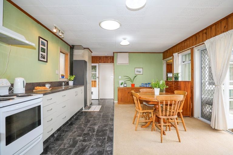 Photo of property in 61 Robinson Avenue, Holdens Bay, Rotorua, 3010