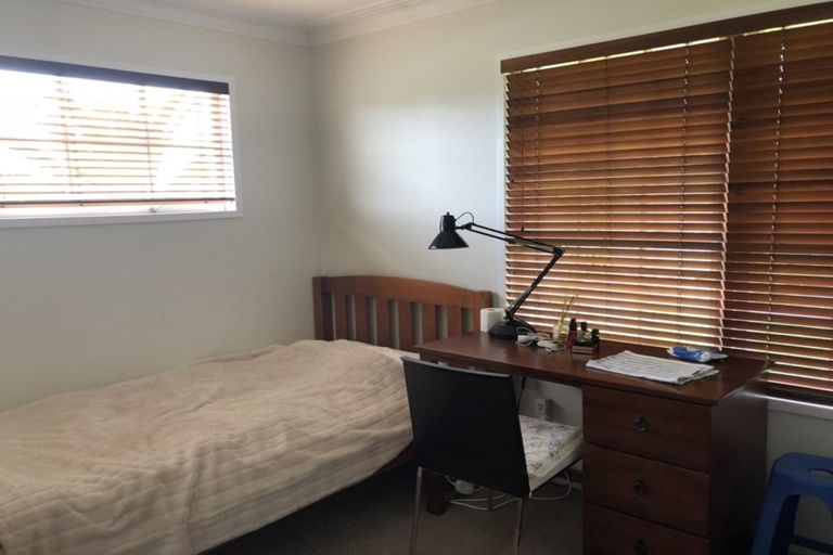 Photo of property in 14 Anna Watson Road, Half Moon Bay, Auckland, 2012