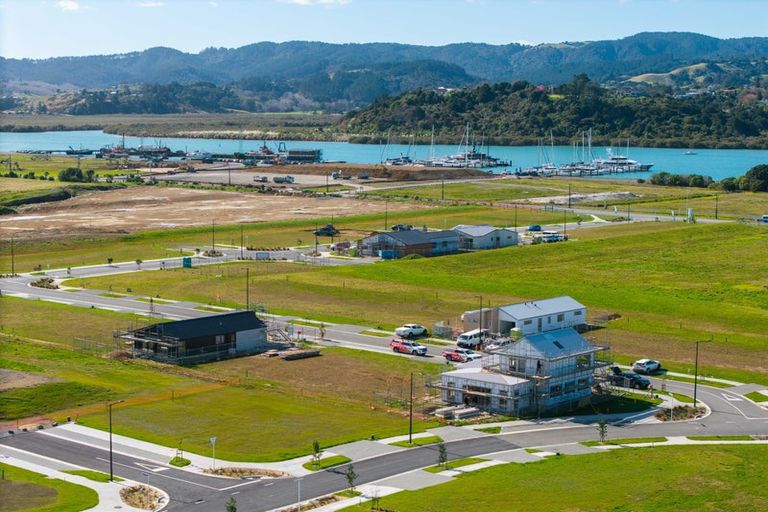 Photo of property in 12 Windward Avenue, Port Whangarei, 0110