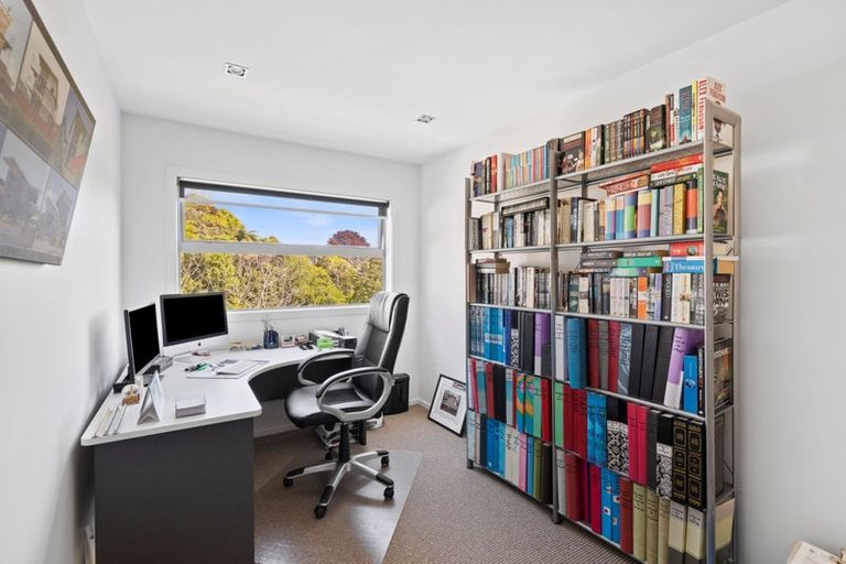 Photo of property in 48b Nevada Drive, Merrilands, New Plymouth, 4312