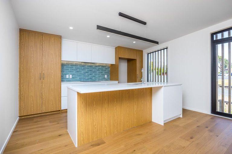 Photo of property in 771a East Coast Road, Northcross, Auckland, 0630