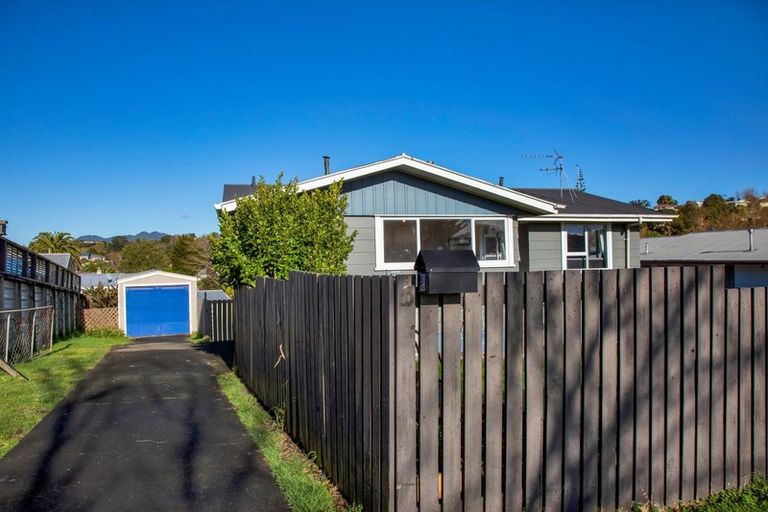 Photo of property in 3 Vancouver Place, Marfell, New Plymouth, 4310