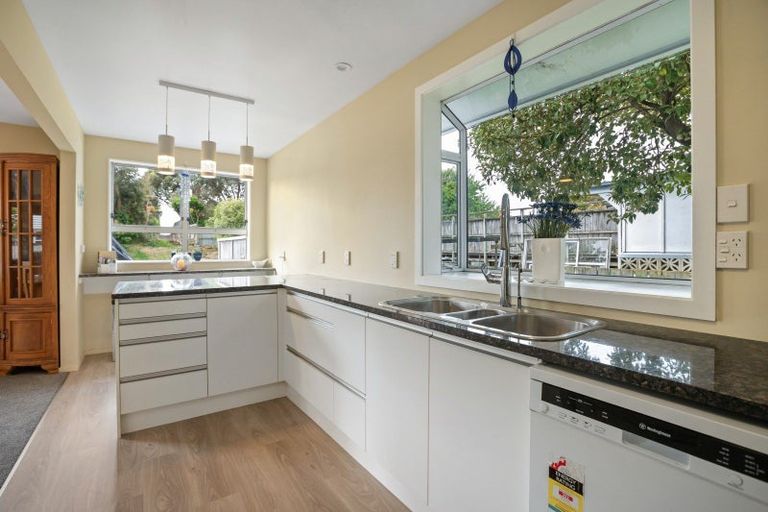 Photo of property in 19 Walton Road, Paraparaumu Beach, Paraparaumu, 5032