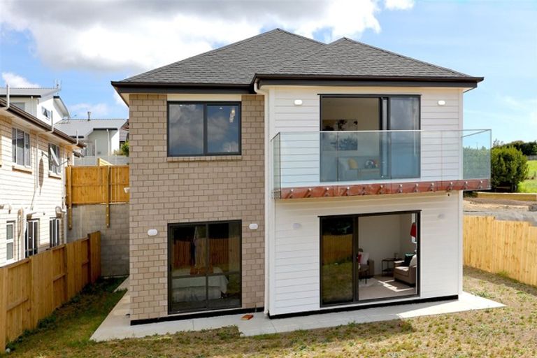 Photo of property in 85d Lake Panorama Drive, Henderson Valley, Auckland, 0614