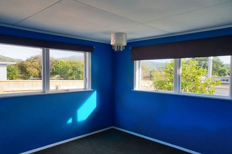 Photo of property in 1/167 Wainuiomata Road, Wainuiomata, Lower Hutt, 5014