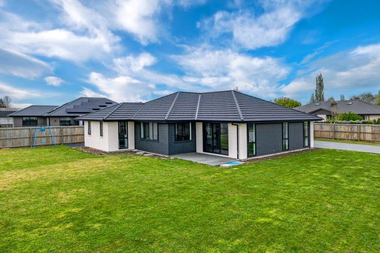 Photo of property in 3 Roxburgh Place, Tinwald, Ashburton, 7700