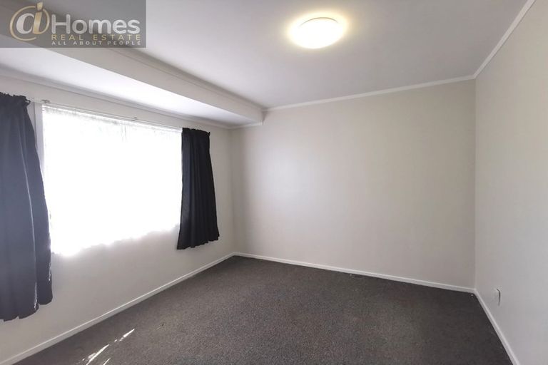 Photo of property in 44 Cedar Heights Avenue, Massey, Auckland, 0614