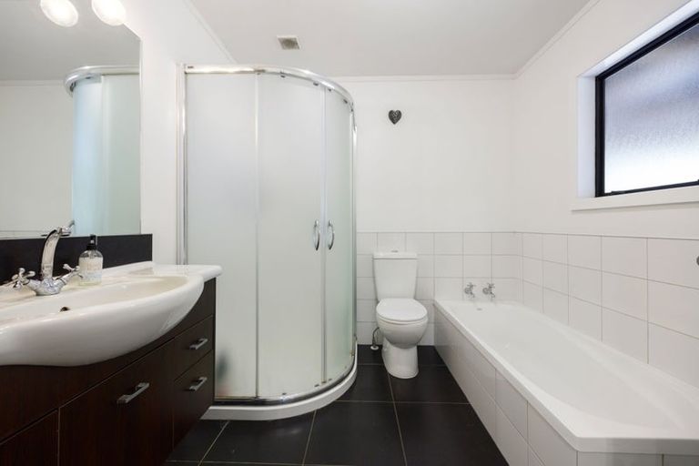 Photo of property in 146 Ross Street, Pirongia, 3802