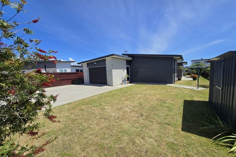 Photo of property in 4 Spinifex Street, Papamoa Beach, Papamoa, 3118