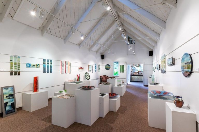 Photo of property in 1863 Takaka-collingwood Highway, Milnthorpe, Collingwood, 7182