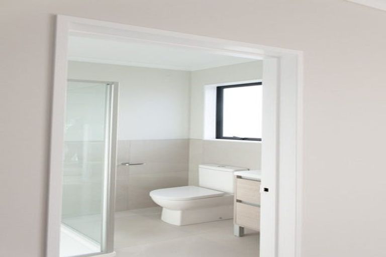 Photo of property in 20 Te Rito Road, Hobsonville, Auckland, 0616