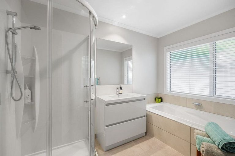 Photo of property in 28c Hamilton Road, Cambridge, 3434