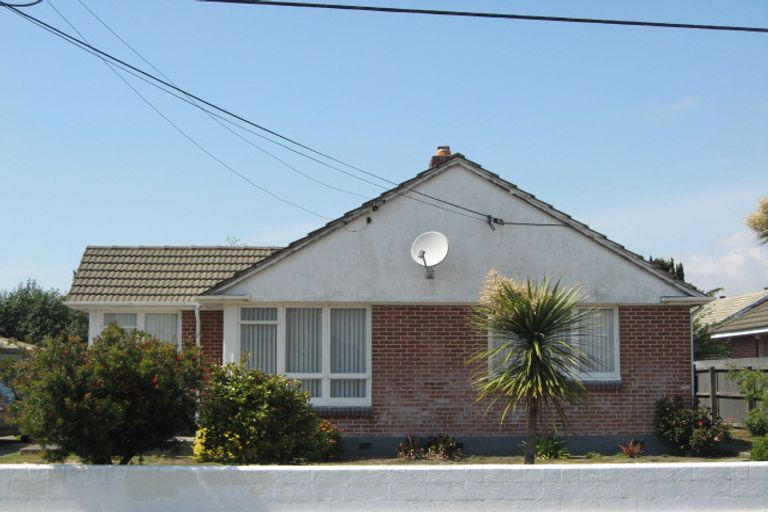 Photo of property in 4 Doreen Street, Aranui, Christchurch, 8061