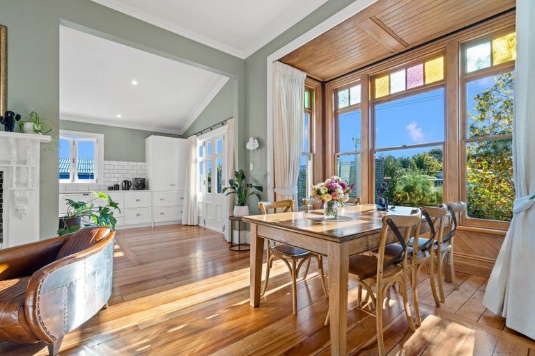 Photo of property in 260-262 High Street North, Carterton, 5713