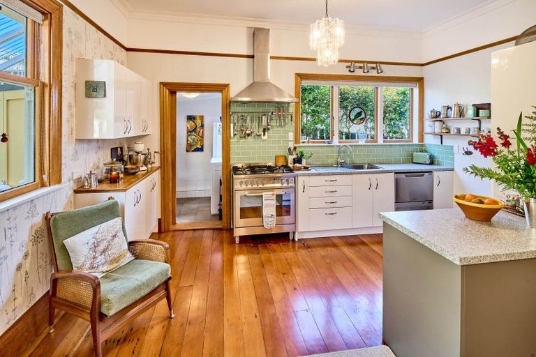 Photo of property in 133 Melbourne Road, Island Bay, Wellington, 6023