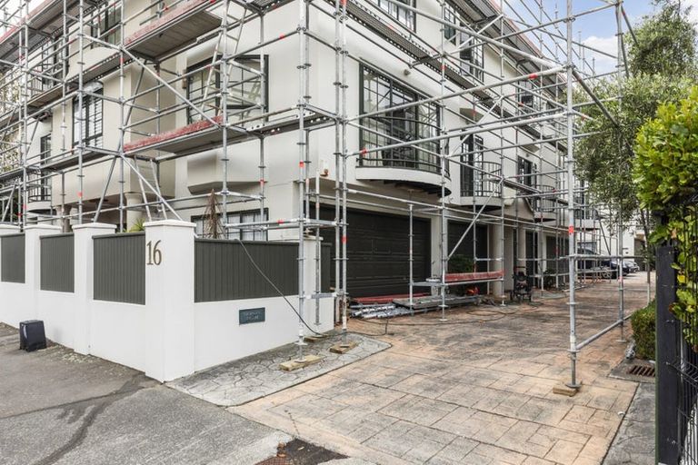 Photo of property in 16c Hobson Street, Thorndon, Wellington, 6011