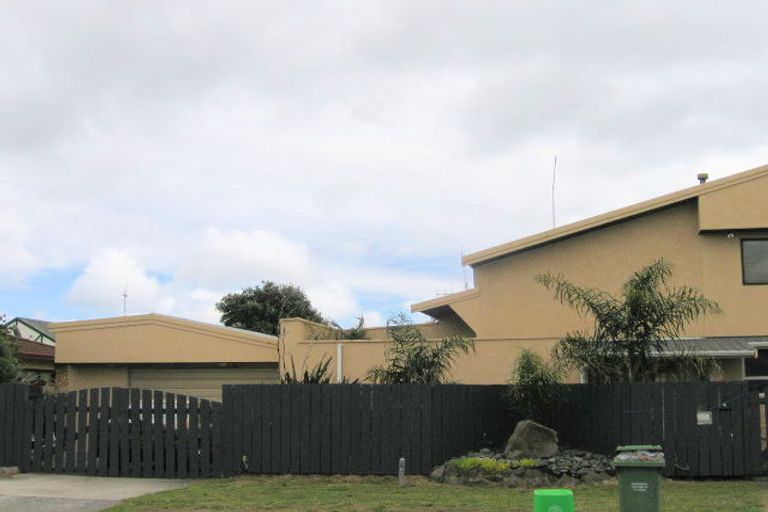 Photo of property in 7 Mccallum Place, Papamoa Beach, Papamoa, 3118