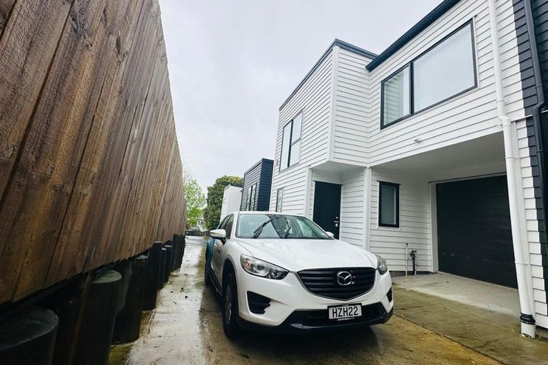 Photo of property in 8c Hobart Crescent, Wattle Downs, Auckland, 2103