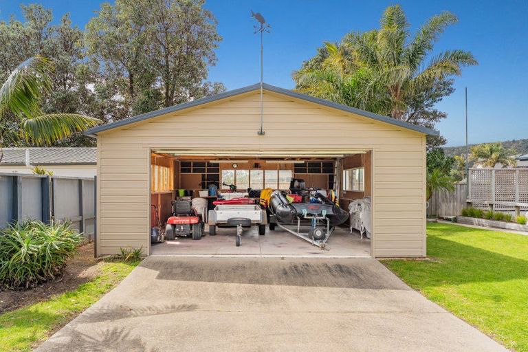 Photo of property in 136 Waimaire Avenue, Matarangi, Whitianga, 3592
