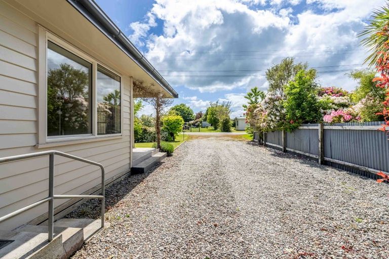 Photo of property in 42 Newburn Street, Waikaia, 9778