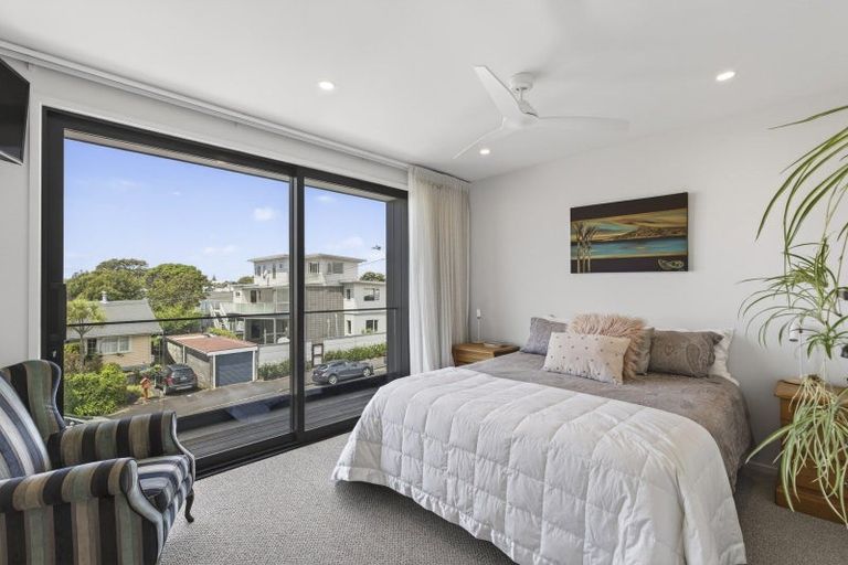 Photo of property in 8 Kowhai Street, Strandon, New Plymouth, 4312