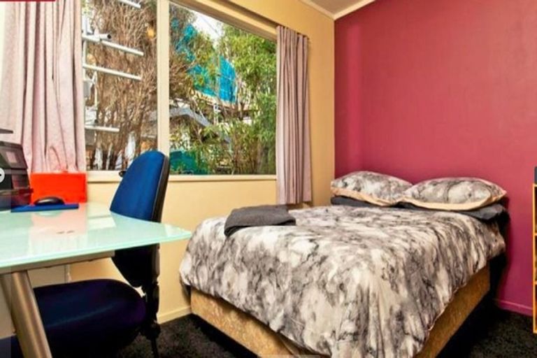 Photo of property in 13a Becroft Drive, Forrest Hill, Auckland, 0620