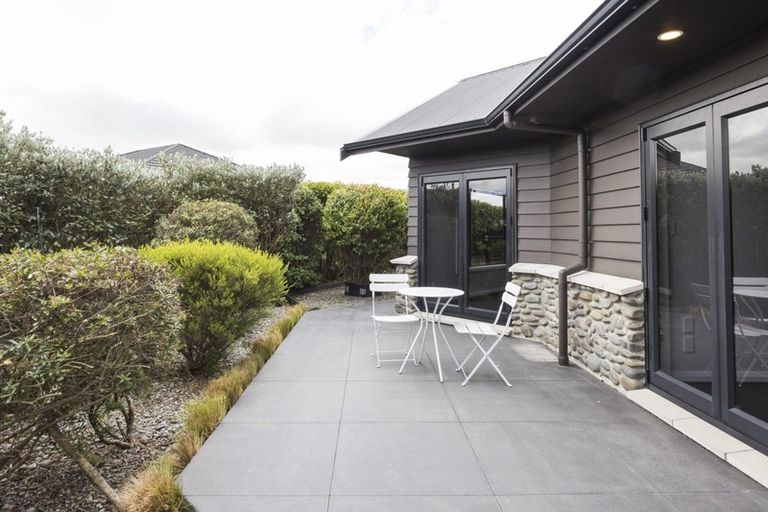 Photo of property in 6 Manhattan Court, Kelvin Grove, Palmerston North, 4414