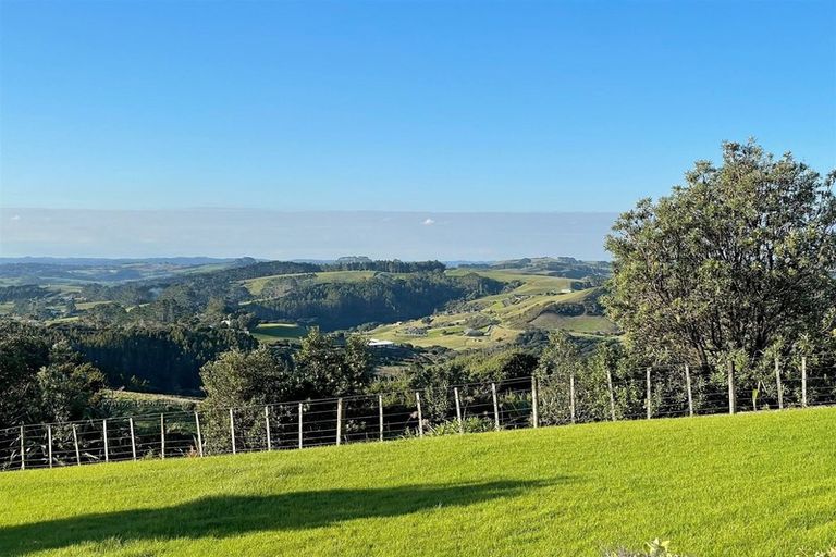 Photo of property in 85 Constable Road, Muriwai, Waimauku, 0881