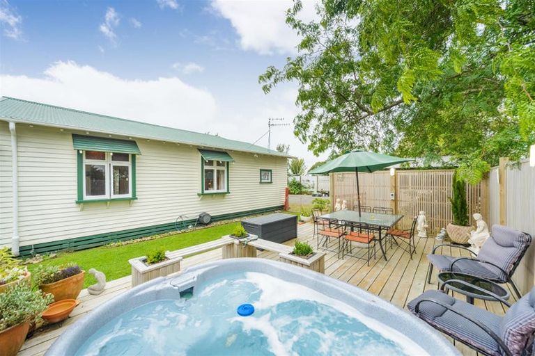 Photo of property in 60 Johnson Street, Bulls, 4818