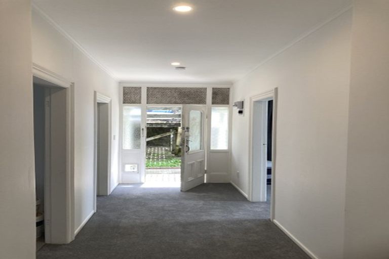 Photo of property in 77 Duncan Terrace, Kilbirnie, Wellington, 6022