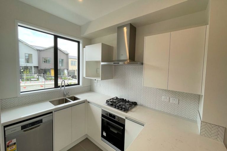 Photo of property in 78 Manarini Road, Westgate, Auckland, 0614