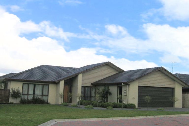 Photo of property in 10 Gordal Place, Flat Bush, Auckland, 2016