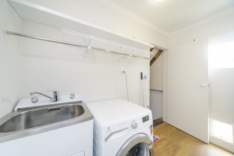 Photo of property in 4 Redwood Grove, Hokowhitu, Palmerston North, 4410