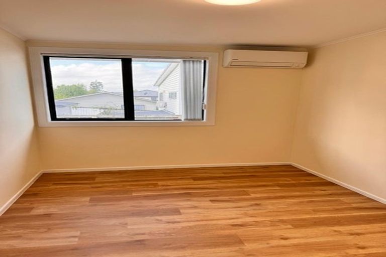 Photo of property in 18 Kelwyn Road, Kelston, Auckland, 0602