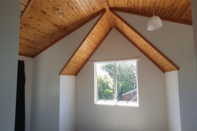 Photo of property in 2/37 Rhinevale Close, Henderson, Auckland, 0612