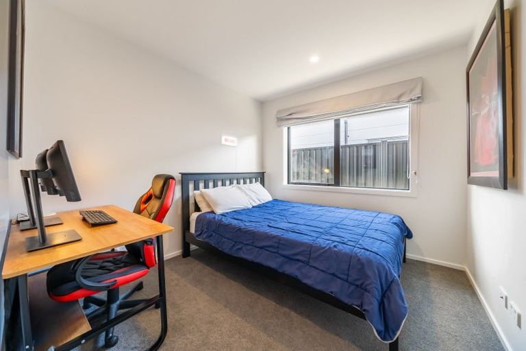 Photo of property in 3 Thornbury Lane, Timberlea, Upper Hutt, 5018