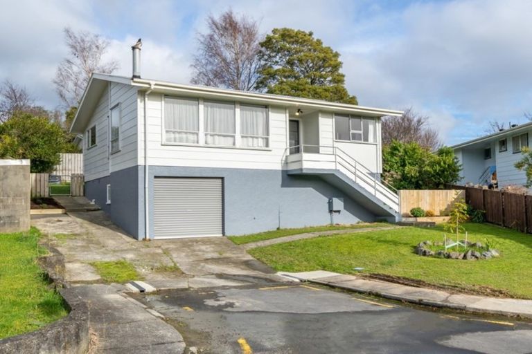 Photo of property in 51 Blueberry Grove, Timberlea, Upper Hutt, 5018