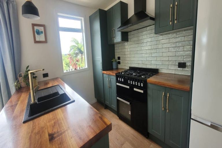 Photo of property in 109 Frankley Road, Frankleigh Park, New Plymouth, 4310