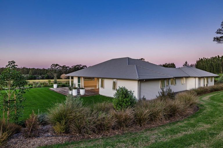 Photo of property in 22 Lone Gum Lane, Kerikeri, 0230