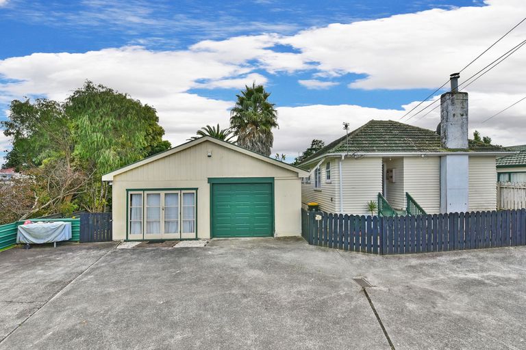 Photo of property in 12 Ellen Avenue, Hillcrest, Auckland, 0627