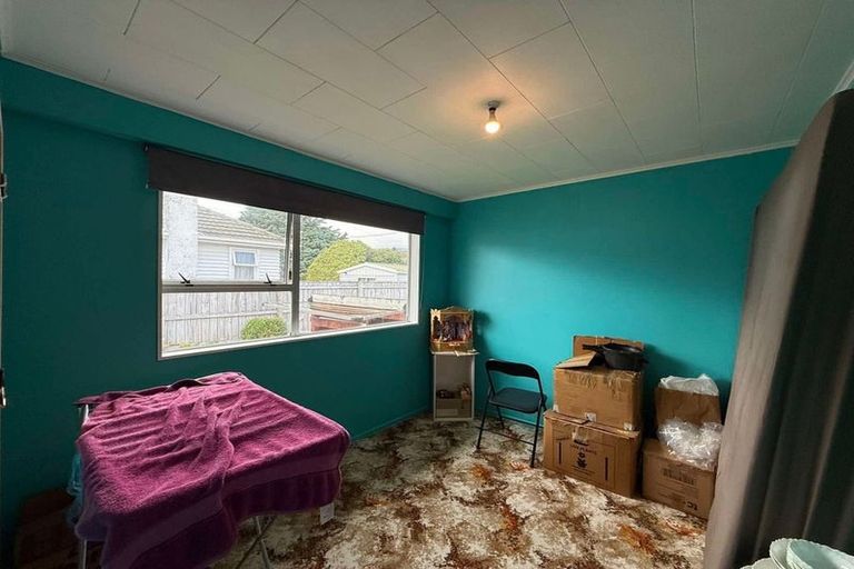 Photo of property in 2/8 Wilford Street, Wallaceville, Upper Hutt, 5018