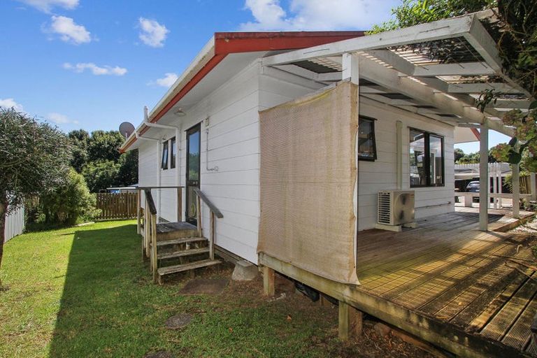 Photo of property in 17a Leaming Place, Clarks Beach, 2122