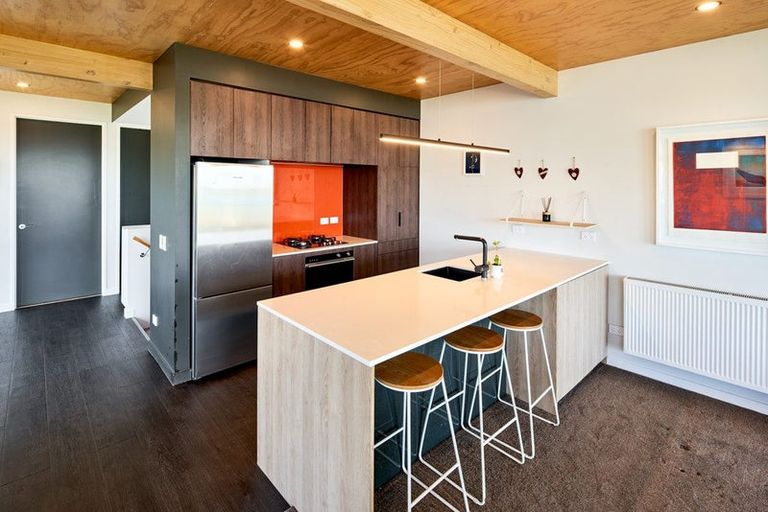 Photo of property in 196 The Esplanade, Island Bay, Wellington, 6023