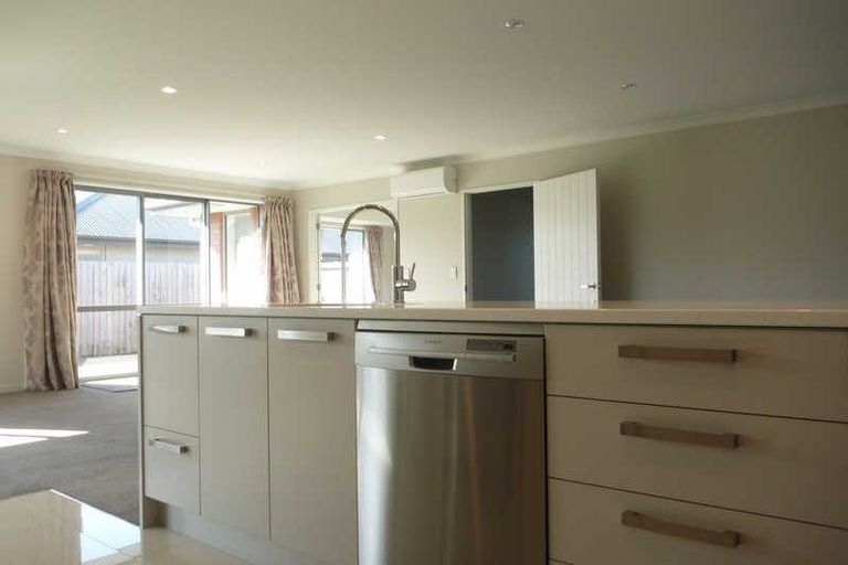 Photo of property in 73 Mcmahon Drive, Aidanfield, Christchurch, 8025