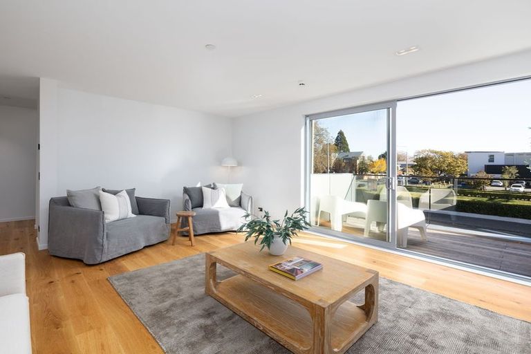 Photo of property in 1/360 Montreal Street, Christchurch Central, Christchurch, 8013